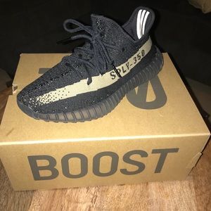 Yeezy Boost 350 V2